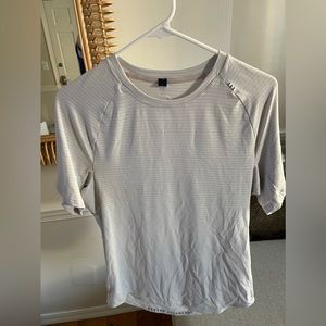 (1 of 2) Lululemon - Mens - Drysense - Small - Heathered Vapor